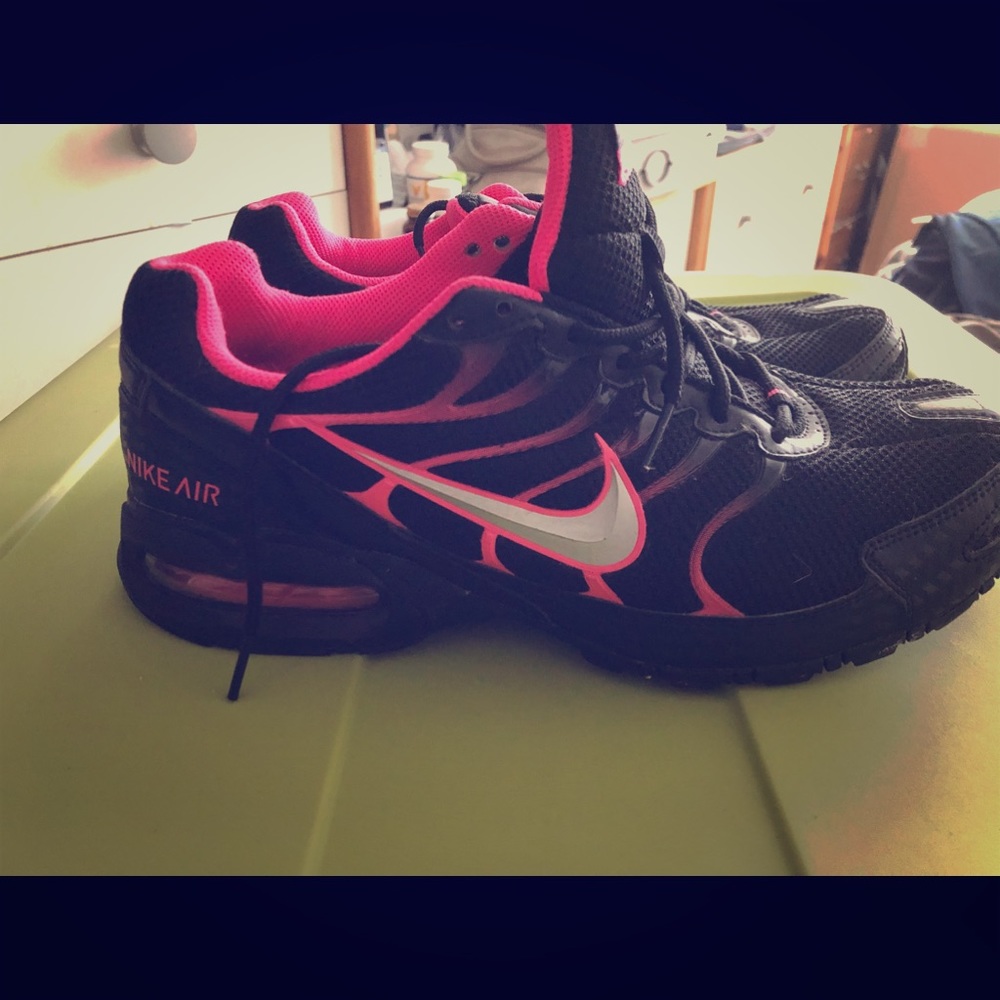 Nike Women’s Air Max Torch 4 Running Shoe Size 10